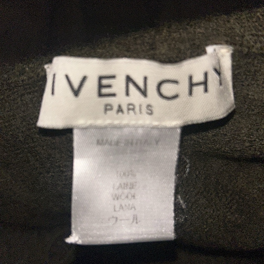Givenchy Beene. - Picture 3 of 3